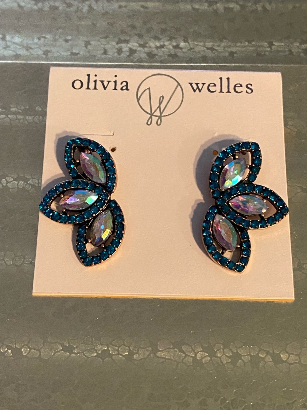 NWT Olivia Welles 14k Gold Teal Crystal Petal Stud Earrings